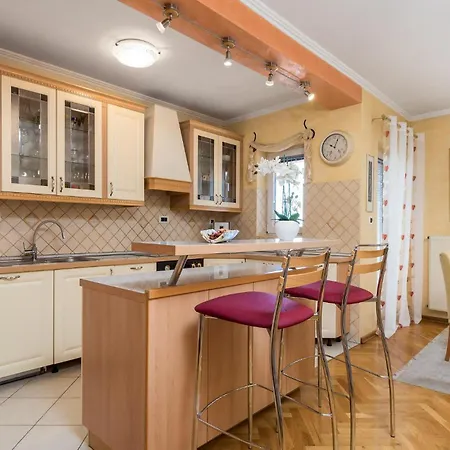 Holiday home 3 Bedroom Amazing Home In Kastav *