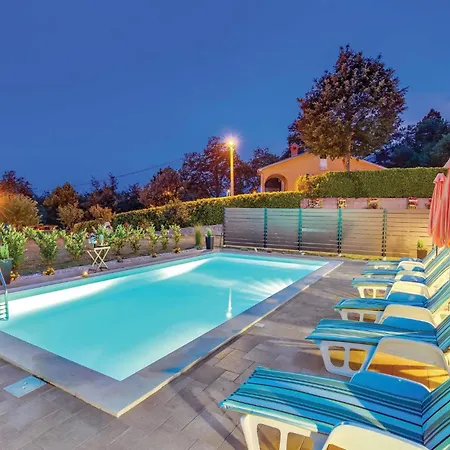 Awesome In With Swimming Pool *